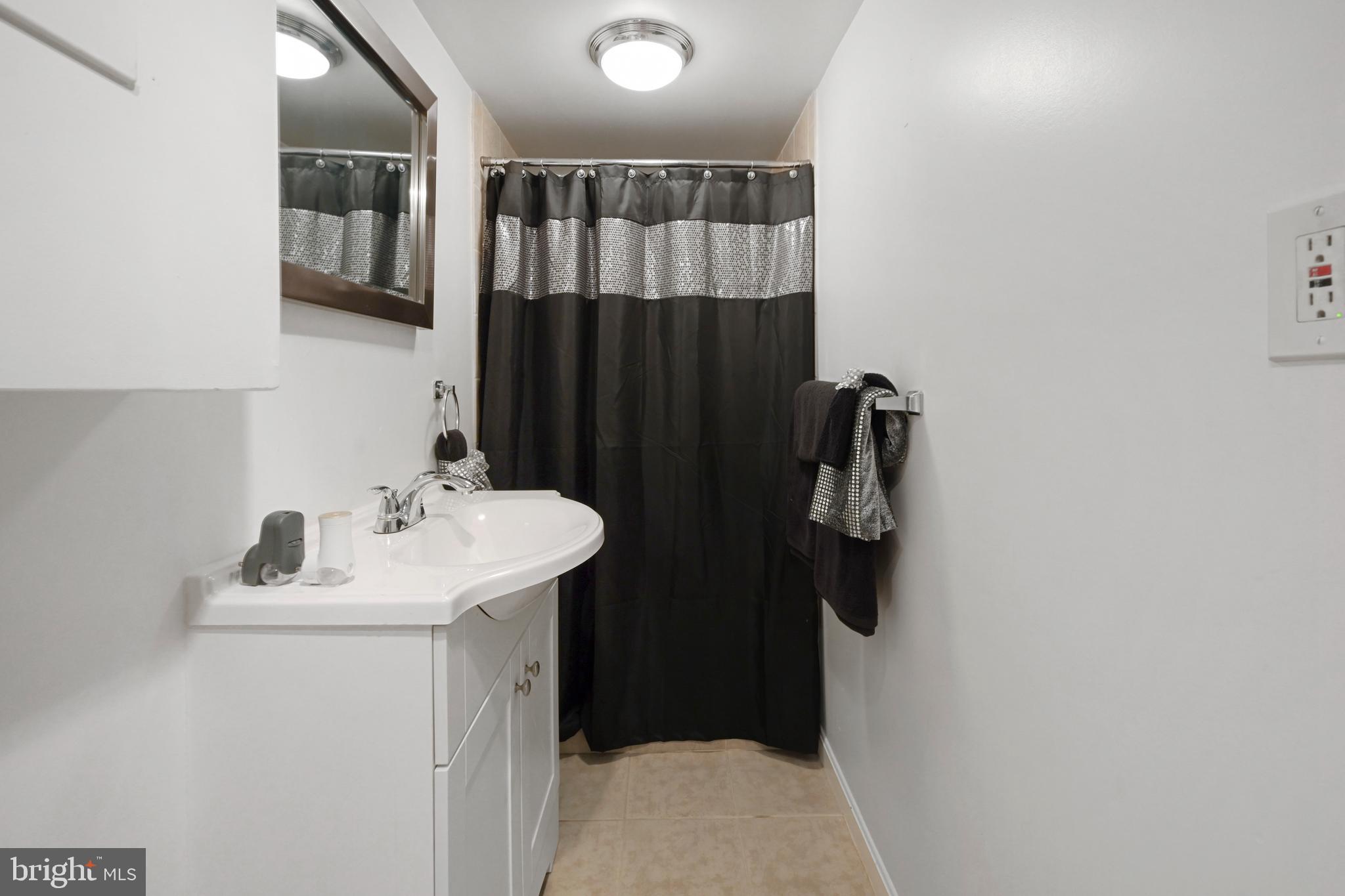146 West Edgevale Road Baltimore, MD 21225 - Photo 22 of 29 Bathroom