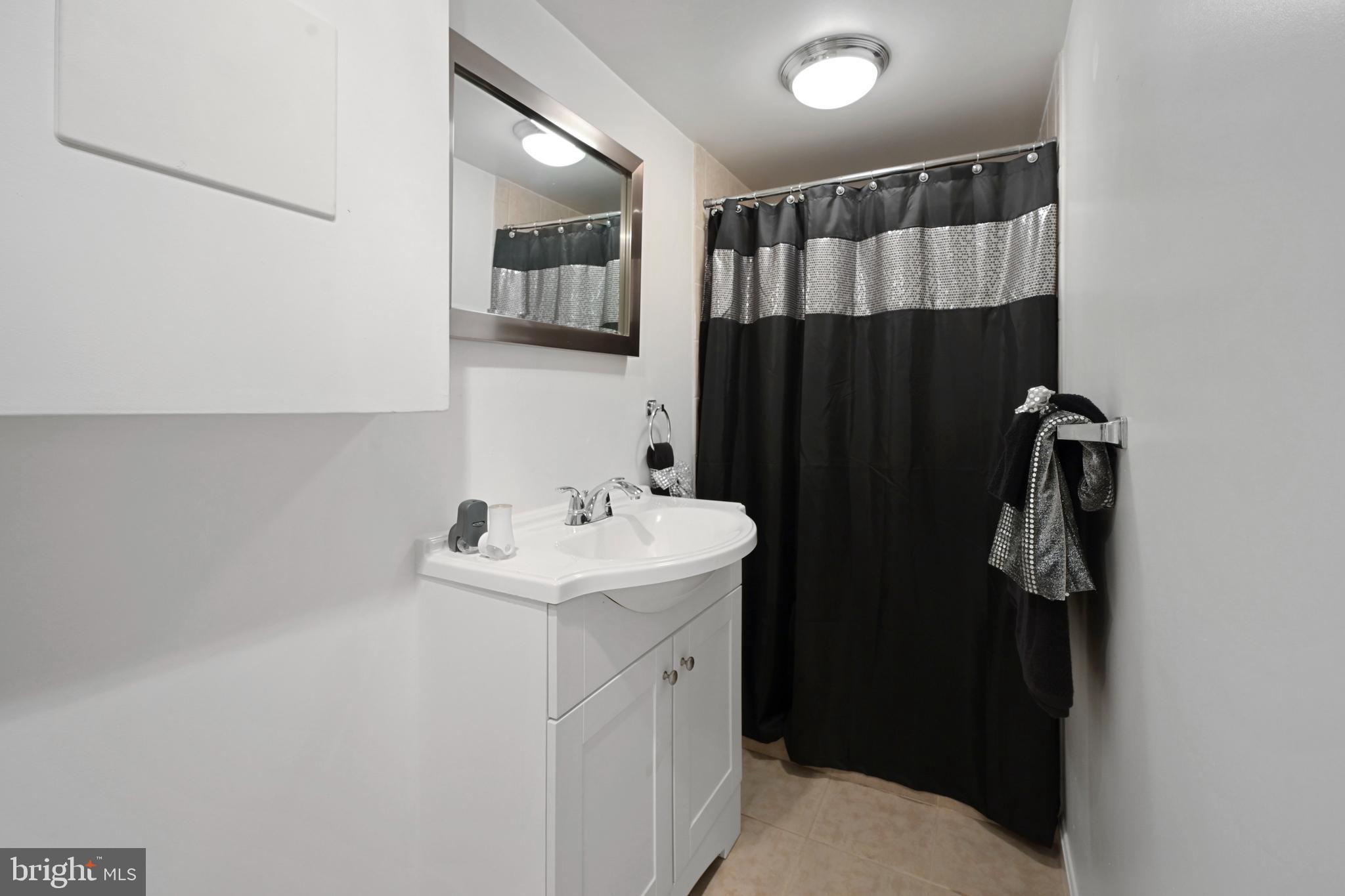 146 West Edgevale Road Baltimore, MD 21225 - Photo 23 of 29 Bathroom
