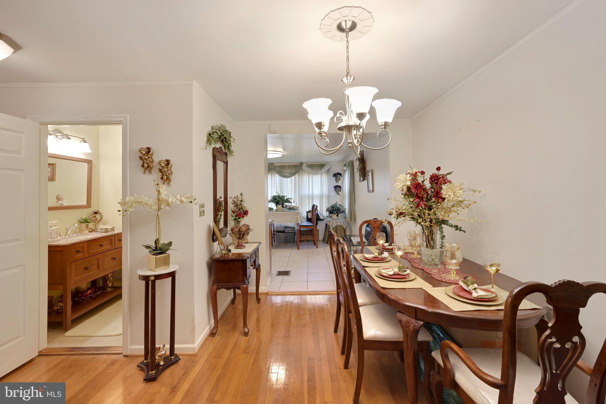 146 West Edgevale Road Baltimore, MD 21225 - Photo 5 of 29 Dining Room