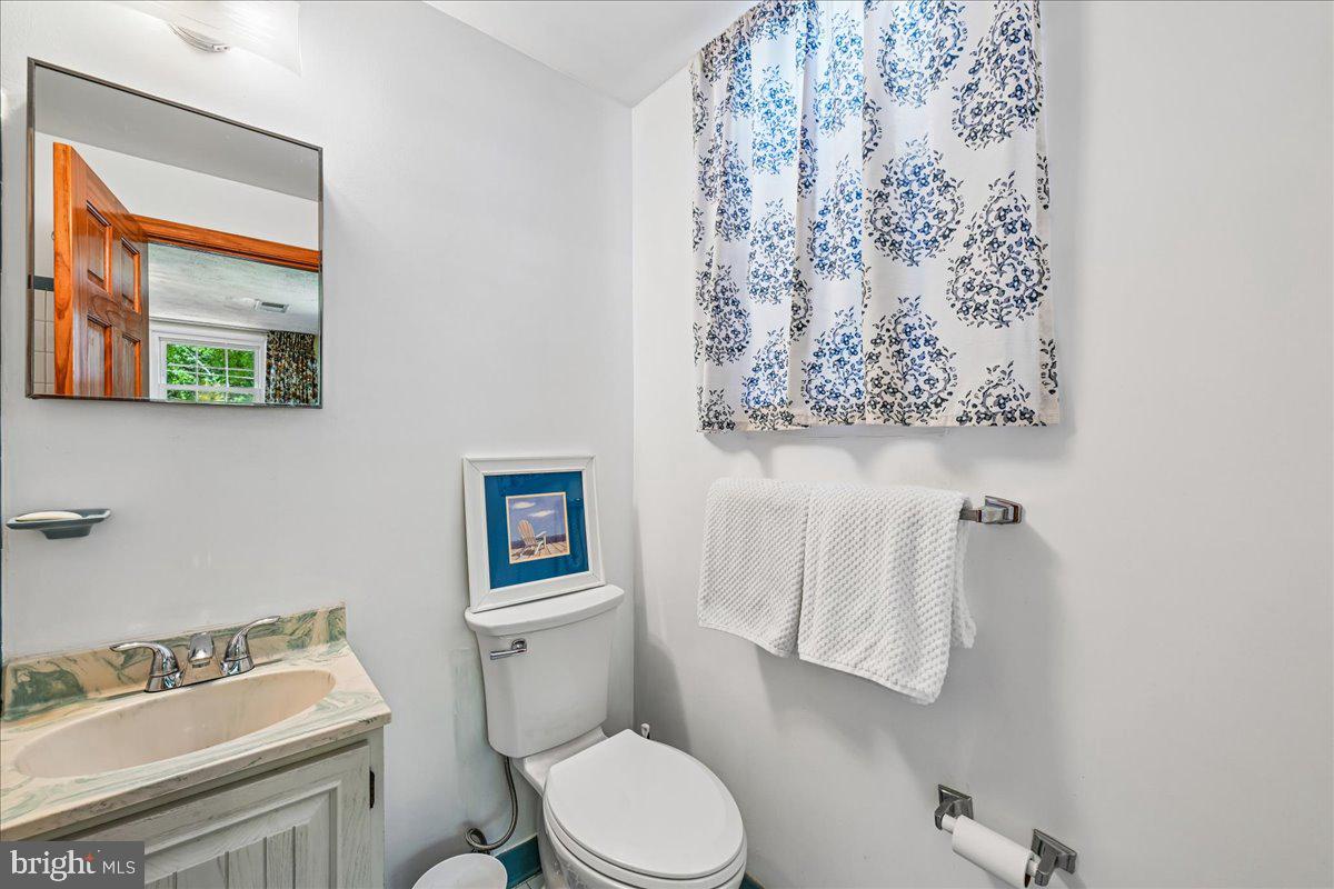 5643 Inverchapel Road Springfield, VA 22151 - Photo 40 of 65 Lower level bath