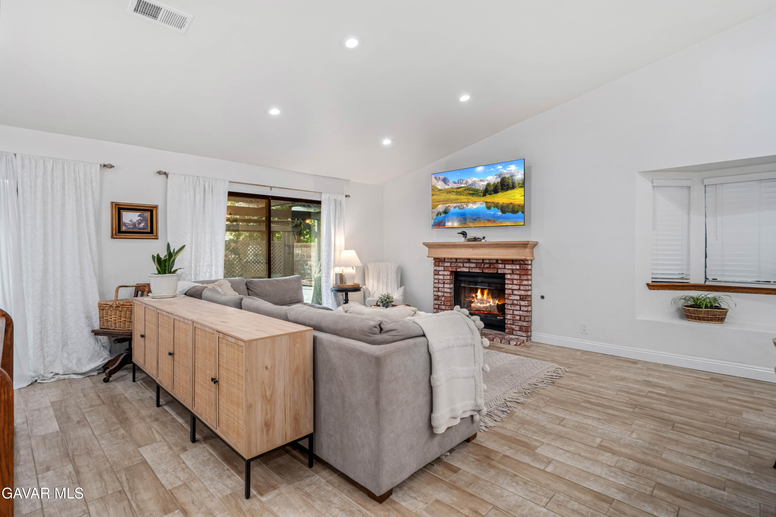 44001 Ruthron Avenue Lancaster, CA 93536 - Photo 16 of 44 Ruthron-16