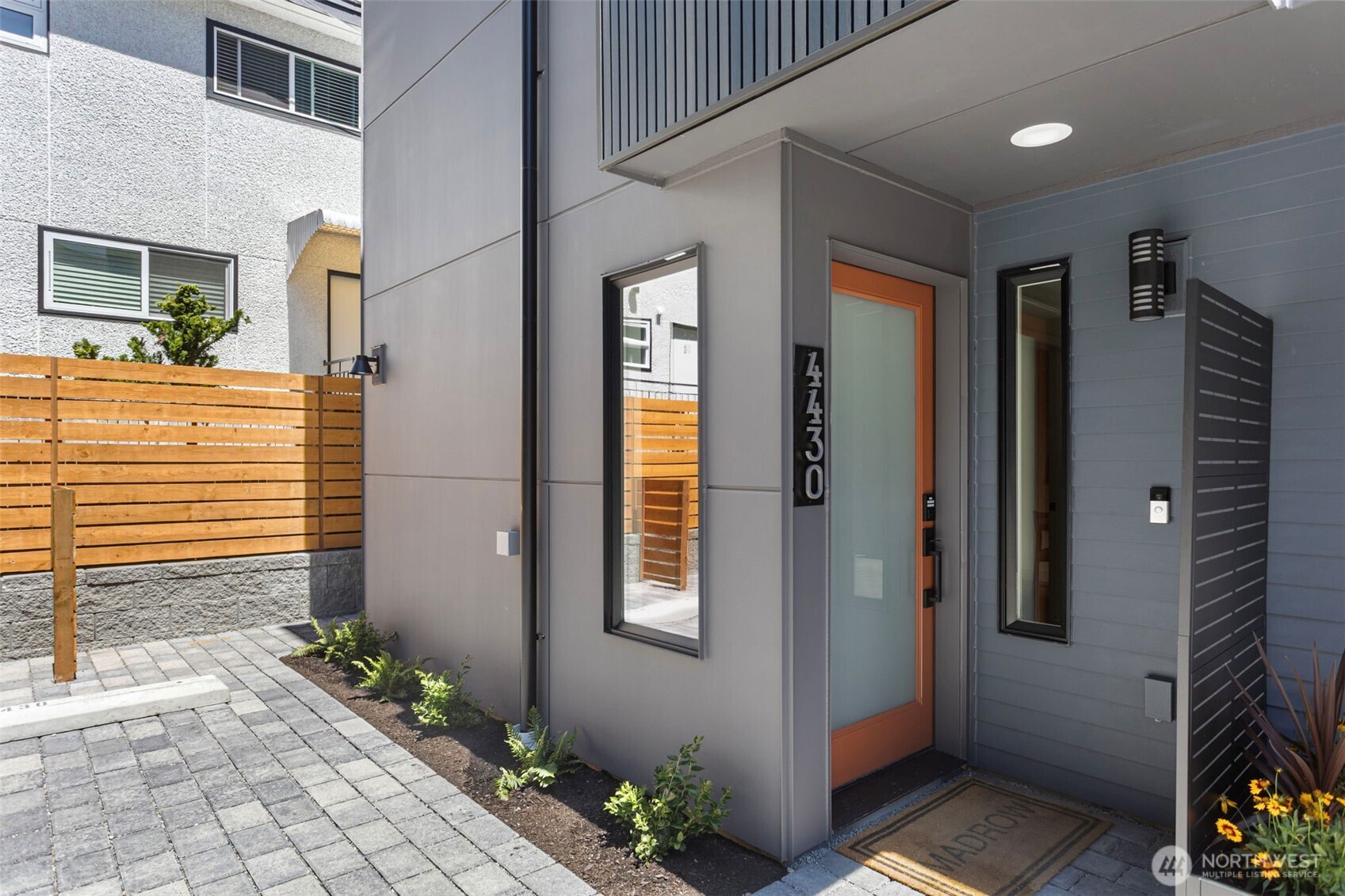 4430 Dayton Avenue North Seattle, WA 98103 - Photo 1 of 39