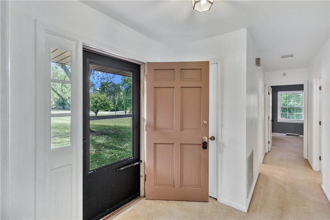 719 West Quincy Road Seneca, SC 29678 - Photo 4 of 30 Gallery Image 4