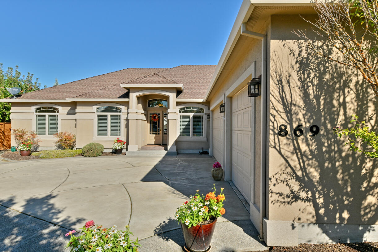 869 St Andrews Way Eagle Point, OR 97524 - Photo 43 of 46 DSC_9124