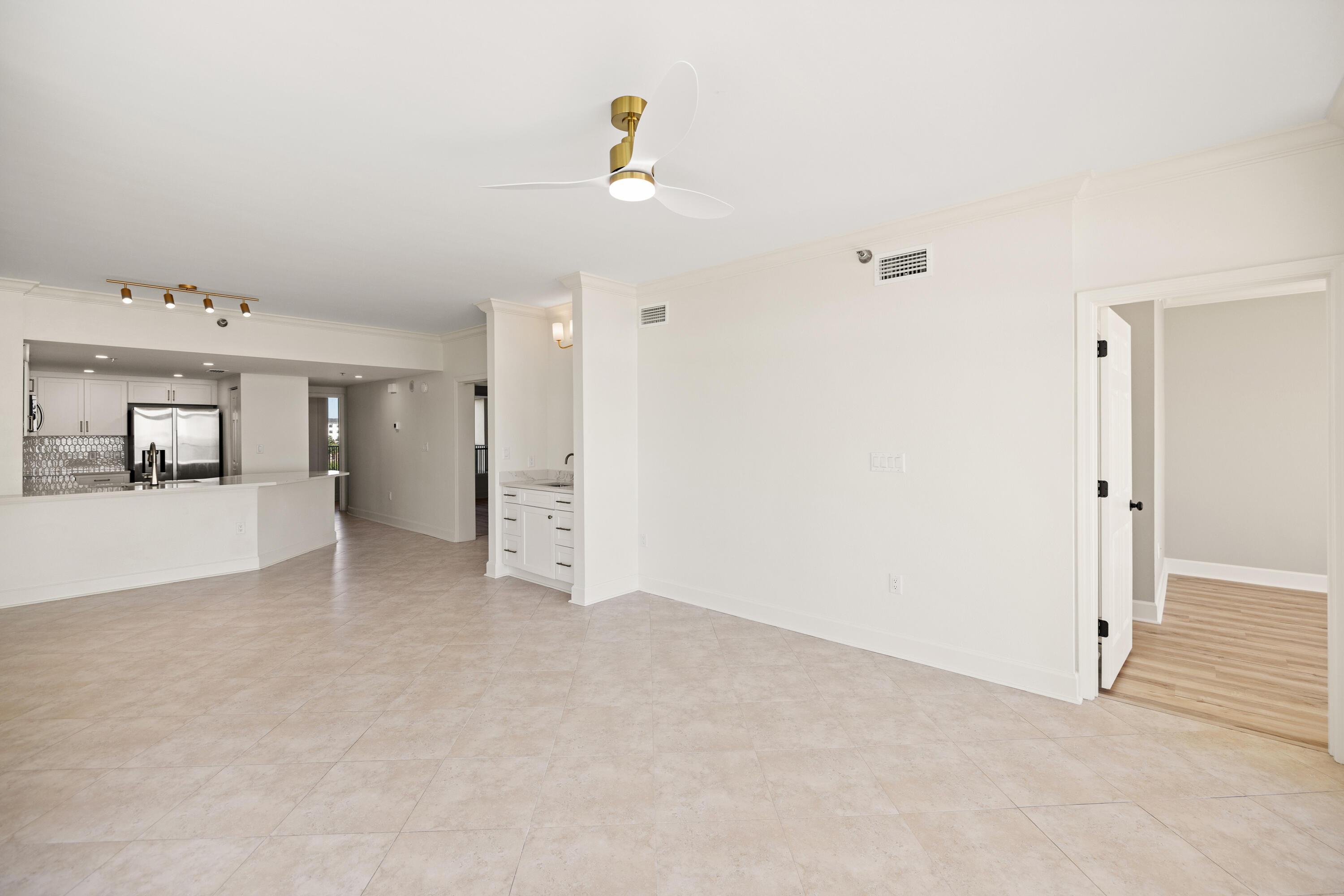 1018 Highway 98, Unit 340 Destin, FL 32541 - Photo 24 of 62 Living
