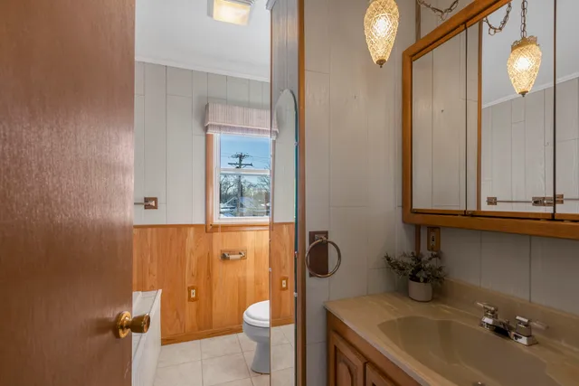 $319,900 | 3132 Grand Boulevard, Brookfield, IL 60513