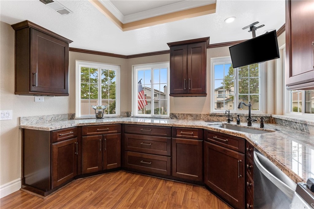 17 Leesburg Irvine, CA 92620 - Photo 2 of 48