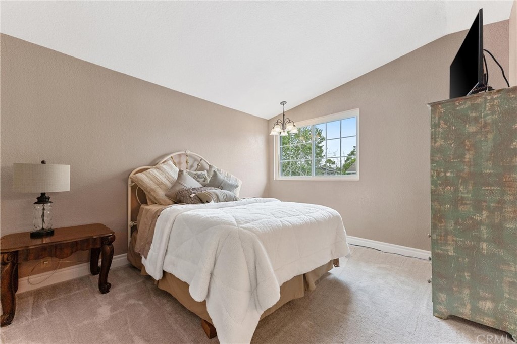 17 Leesburg Irvine, CA 92620 - Photo 22 of 48 Spacious Master Suite with cathedral ceilings.