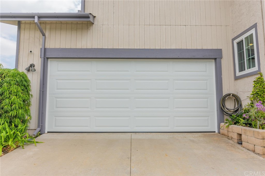 17 Leesburg Irvine, CA 92620 - Photo 38 of 48 Nearly new sectional garage door.