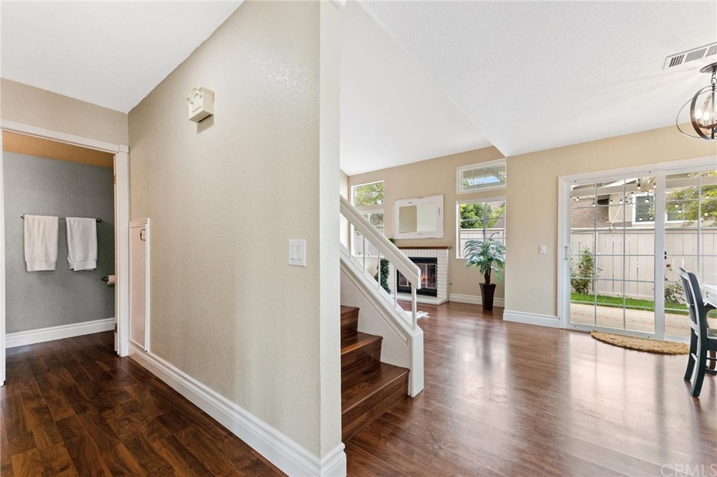 17 Leesburg Irvine, CA 92620 - Photo 8 of 48