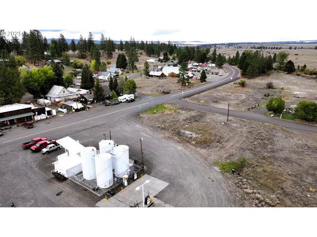 a view of a parking space
