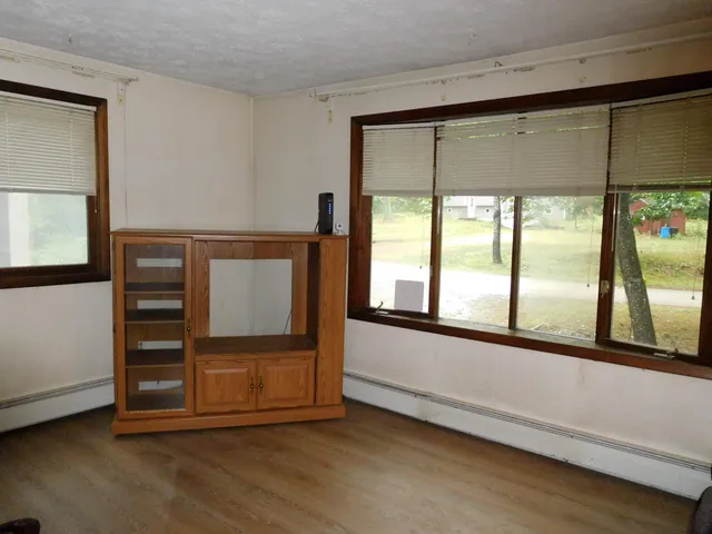 $359,000 | 107 Riverside Drive, Mechanic Falls, ME 04256