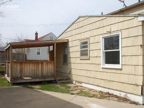 2715 Raskob Street Flint, MI 48504 - Photo 9 of 23 20355201-8.JPG