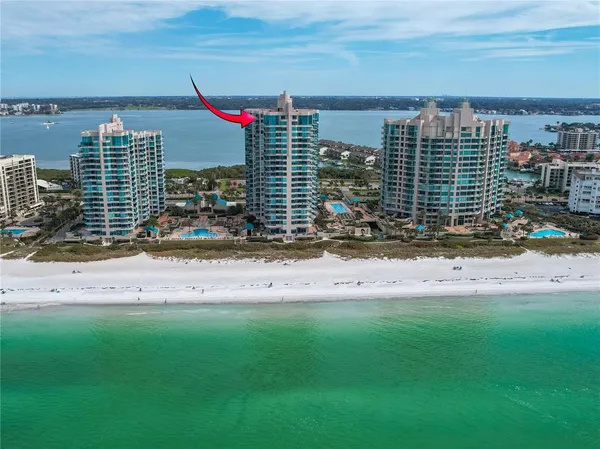 $4,250 | 1540 Gulf Boulevard, Unit PH3, Clearwater, FL 33767