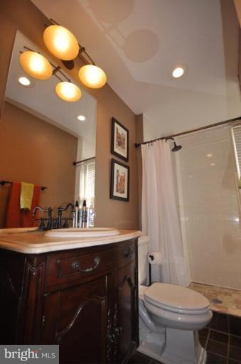 2231 10th Street Northwest Washington, DC 20001 - Photo 6 of 30 Bath #2