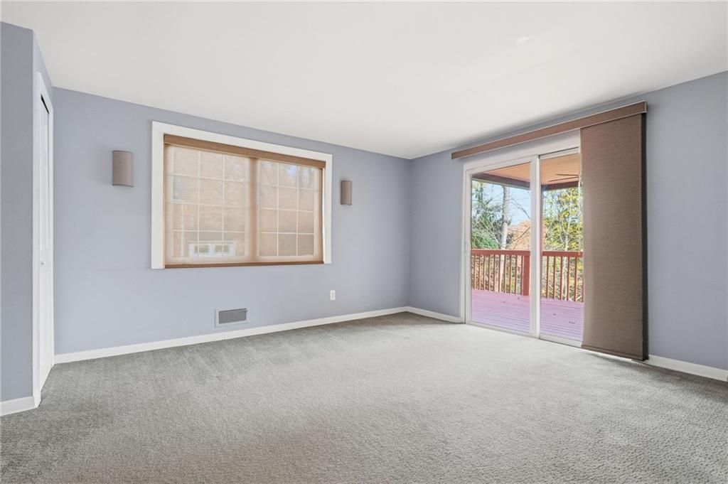 419 Burlington Road Pittsburgh, PA 15221 - Photo 14 of 38 an empty room with a window