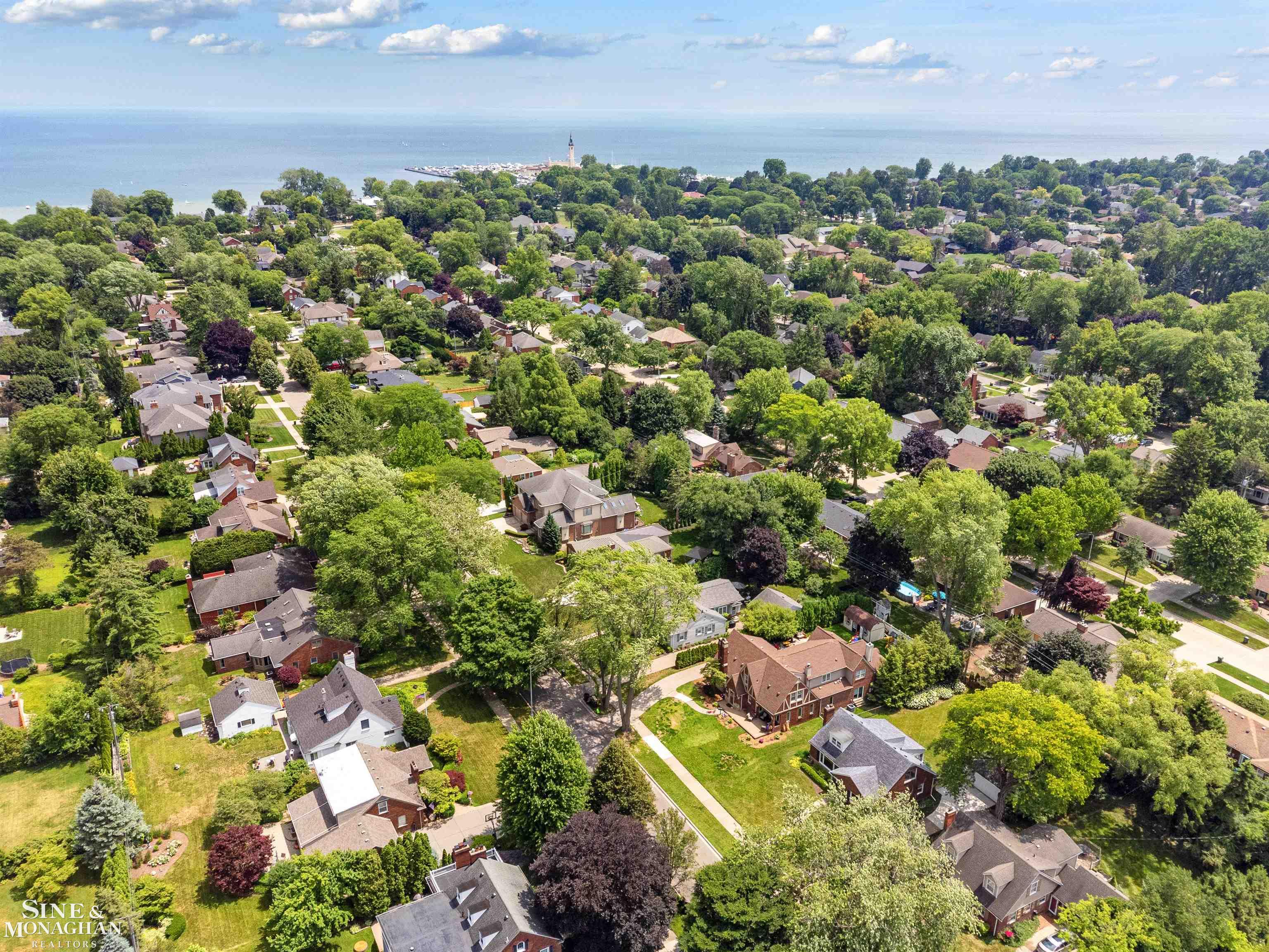 581 Hampton Road Grosse Pointe Woods, MI 48236 - Photo 46 of 60