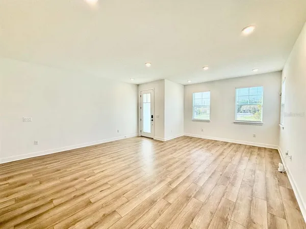 $3,000 | 2031 Wild Heron Court, Valrico, FL 33596