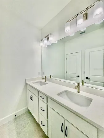 $3,000 | 2031 Wild Heron Court, Valrico, FL 33596