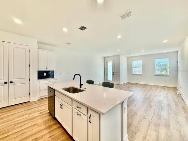 $3,000 | 2031 Wild Heron Court, Valrico, FL 33596