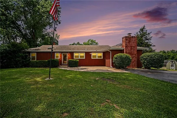 $289,000 | 1728 Berry Road, Independence, MO 64057