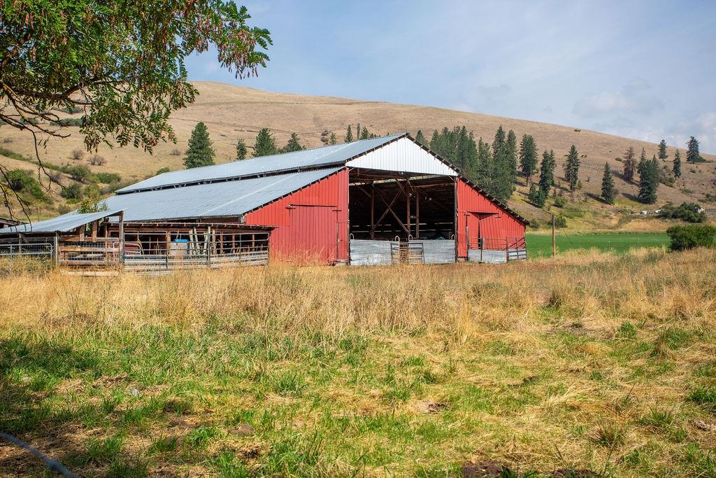3540 Cedonia-Addy Road Hunters, WA 99137 - Photo 31 of 47