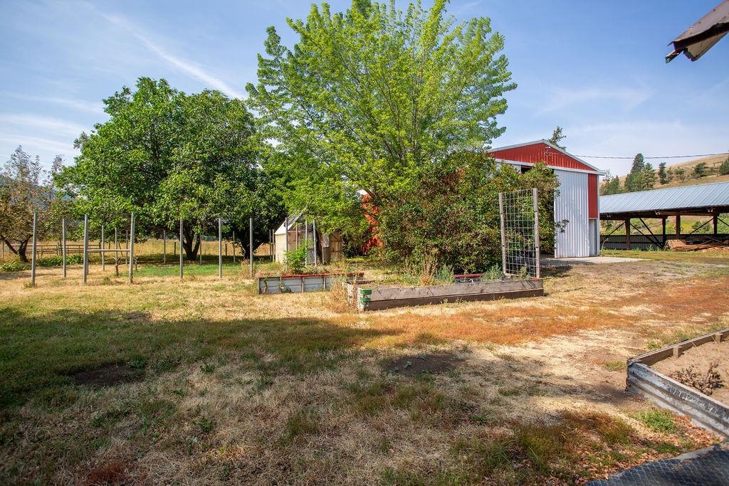 3540 Cedonia-Addy Road Hunters, WA 99137 - Photo 36 of 47