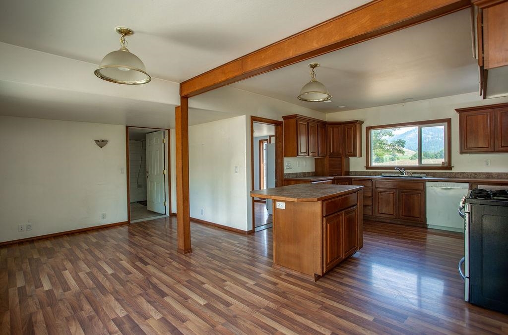 3540 Cedonia-Addy Road Hunters, WA 99137 - Photo 6 of 47