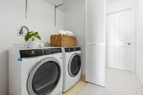 $537,000 | 1201 Brickyard Way, Unit 211, Richmond, CA 94801