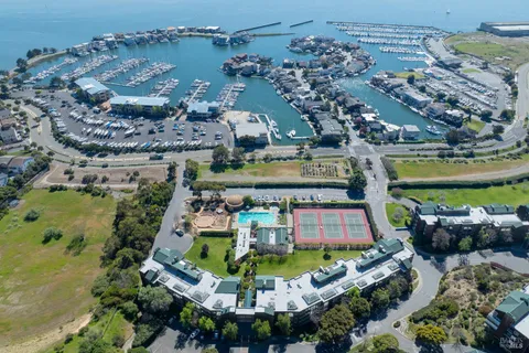 $537,000 | 1201 Brickyard Way, Unit 211, Richmond, CA 94801