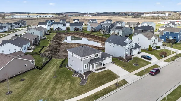 $549,900 | 976 Griffin Way, DeForest, WI 53532