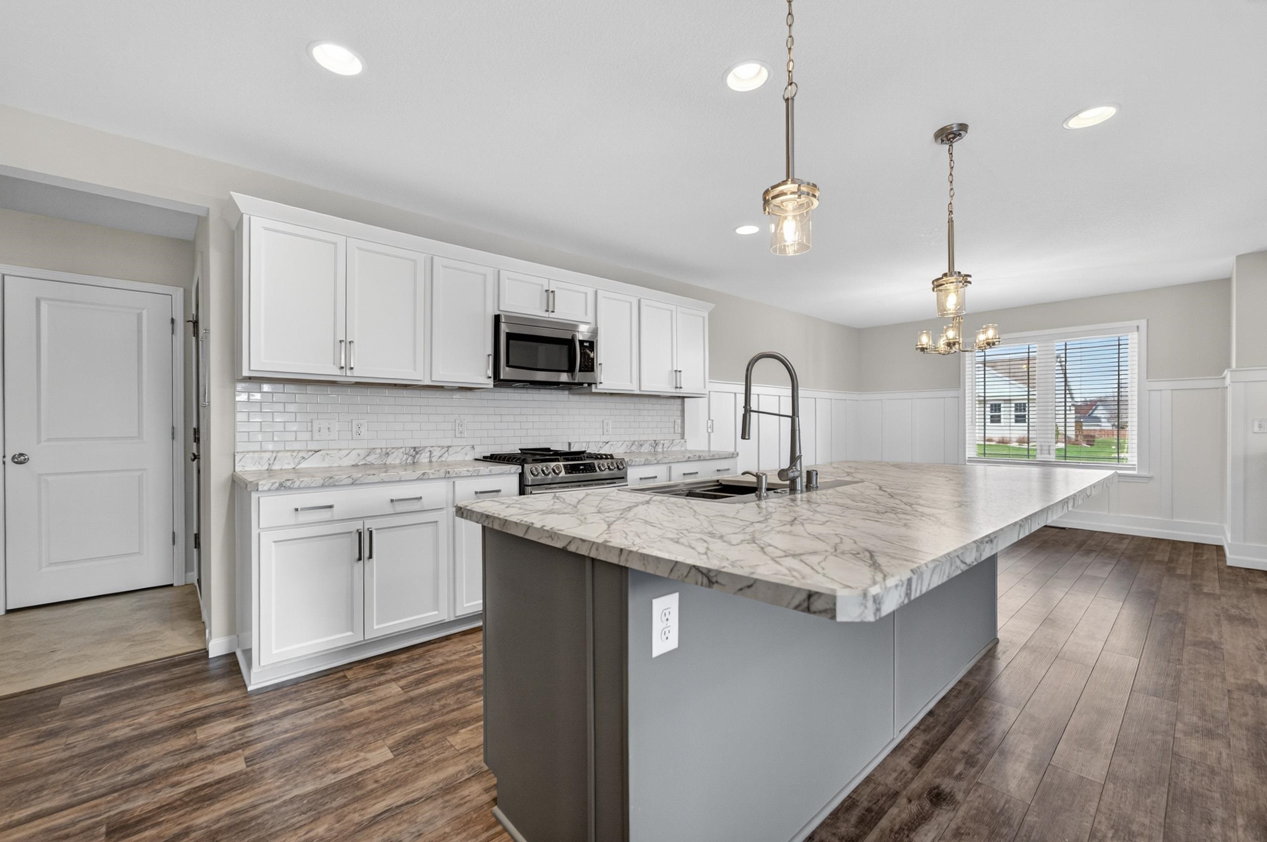 976 Griffin Way DeForest, WI 53532 - Photo 10 of 37