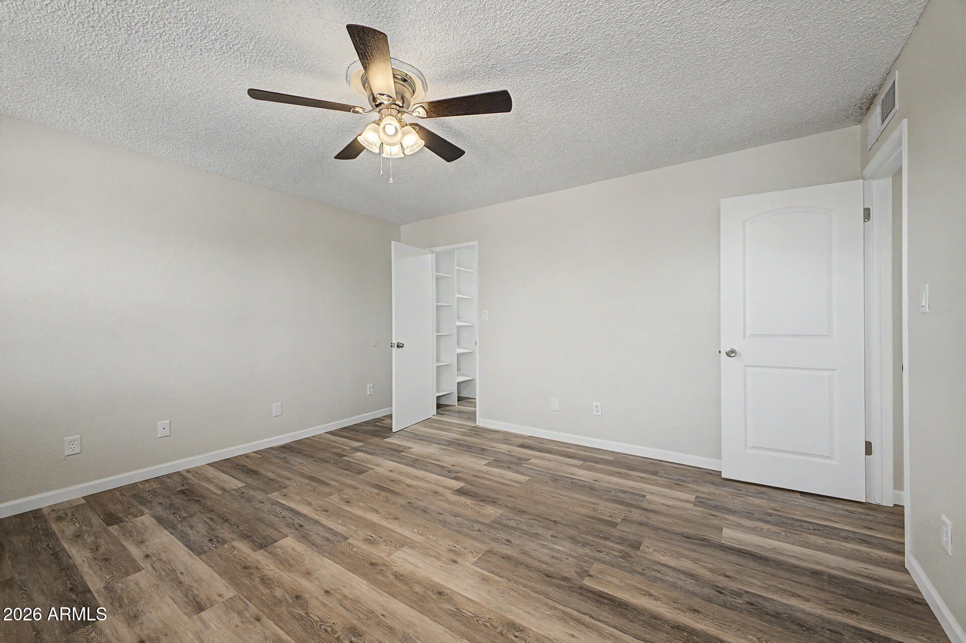 10443 West Ruth Avenue Peoria, AZ 85345 - Photo 16 of 29