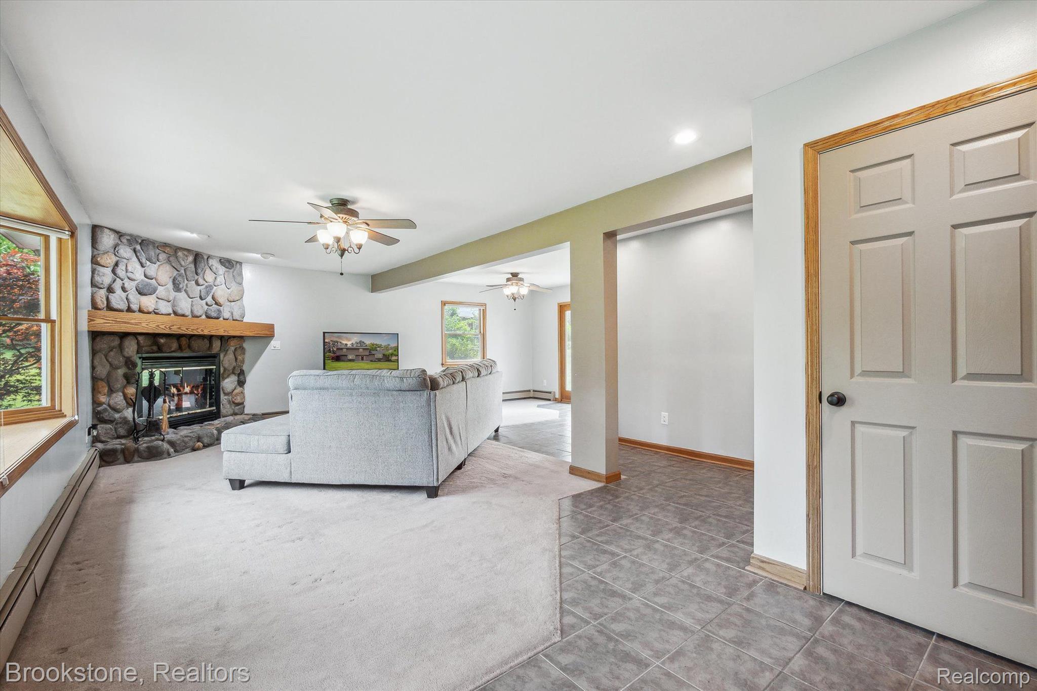 2869 Judah Road Lake Orion, MI 48359 - Photo 5 of 52 1ST FLOOR FAMILY ROOM OFF FRONT ENTRANCE