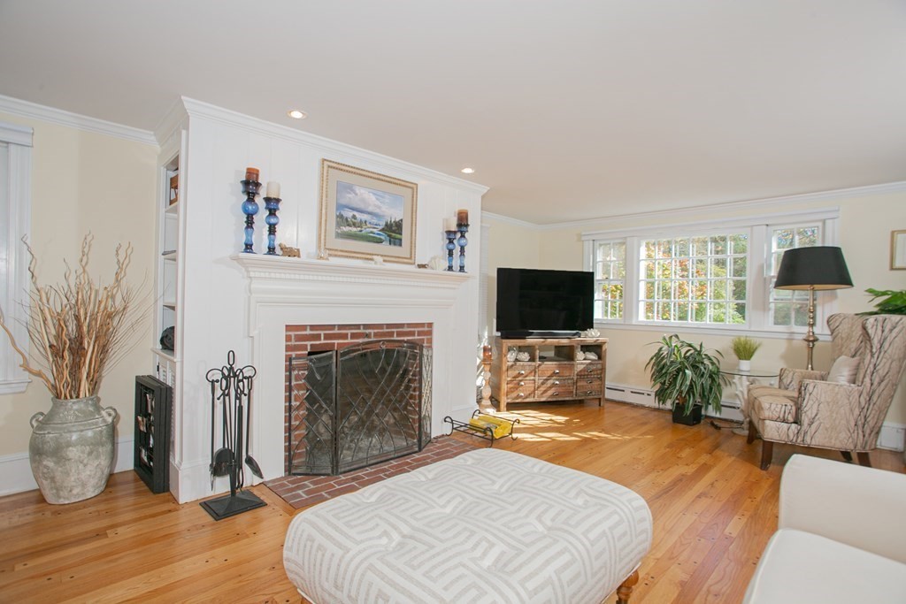 16 Marion Road Mattapoisett, MA 02739 - Photo 7 of 39 Gallery Image 7