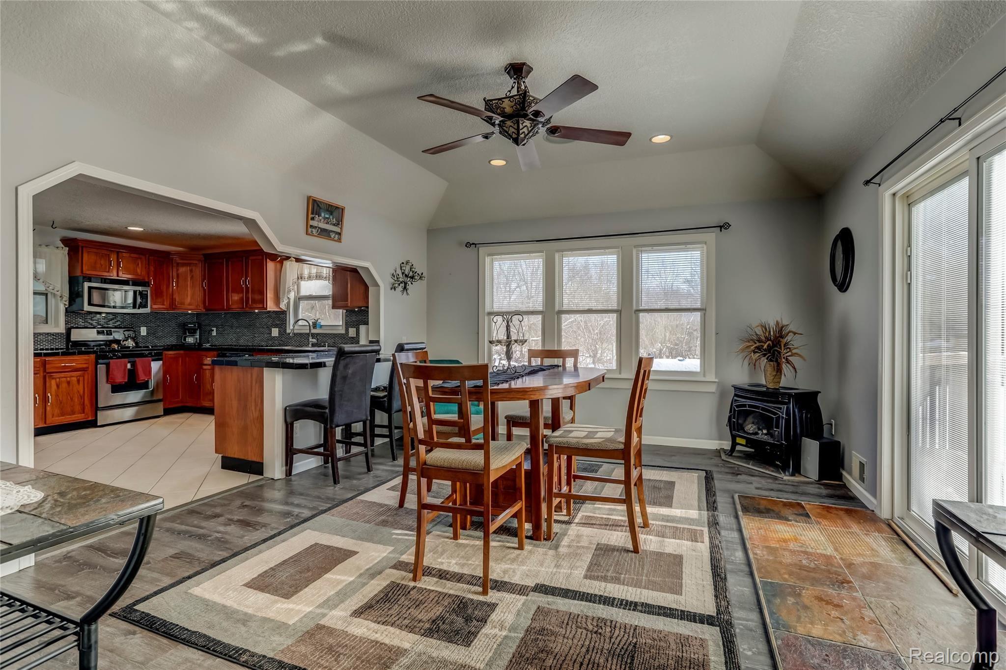2191 Tinsman Road Fenton, MI 48430 - Photo 8 of 27 2191 Tinsman Rd, Fenton, MI-11-FULL.jpg