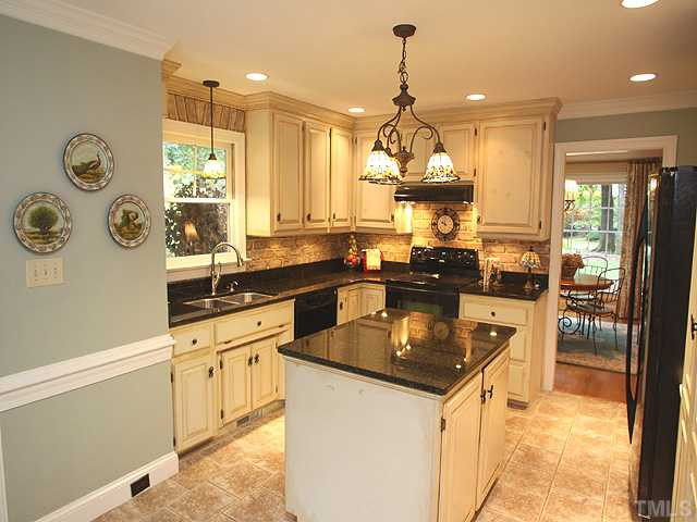 1308 Swindon Court Raleigh, NC 27615 - Photo 4 of 25 Kitchen