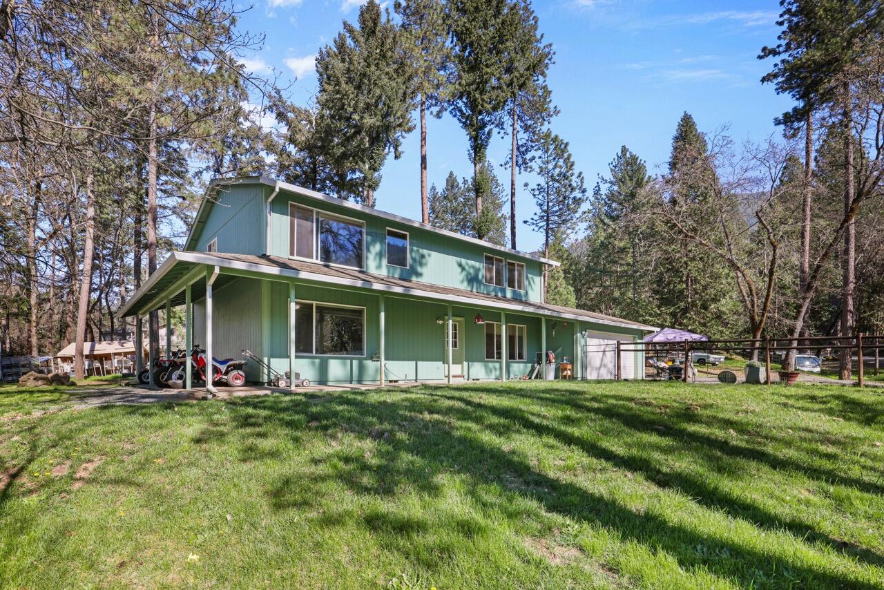 1438 Summit Loop Grants Pass, OR 97527 - Photo 22 of 28 EP1A9430 Large