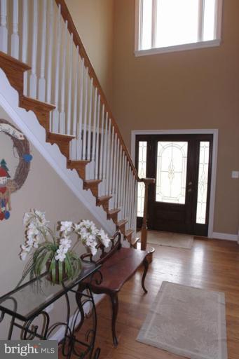 16518 Gaines Road Broad Run, VA 20137 - Photo 2 of 19 Entrance / Foyer