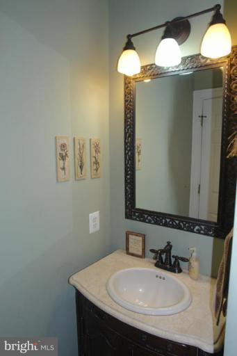 16518 Gaines Road Broad Run, VA 20137 - Photo 15 of 19 Bath #2
