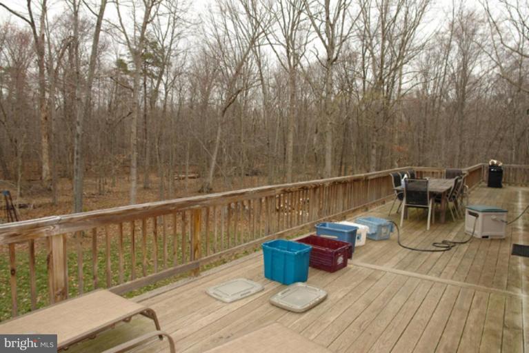16518 Gaines Road Broad Run, VA 20137 - Photo 7 of 19 Deck