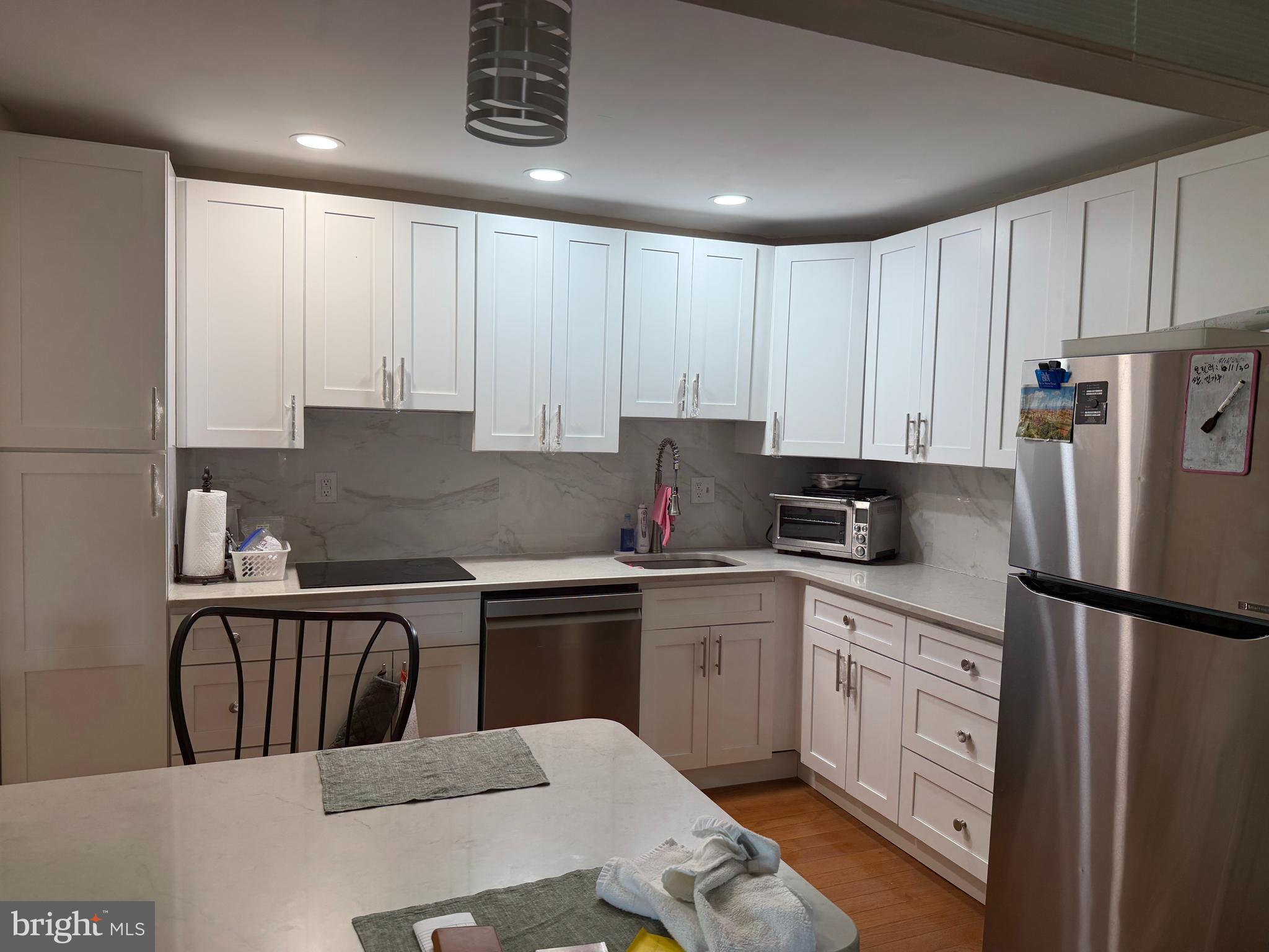 400 Glendale Road, Unit D40 Havertown, PA 19083 - Photo 5 of 7 Kitchen