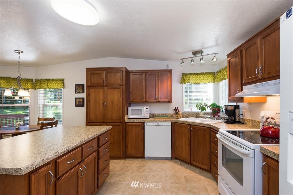 4753 Arvick Road Southeast Port Orchard, WA 98366 - Photo 5 of 24 Gallery Image 5