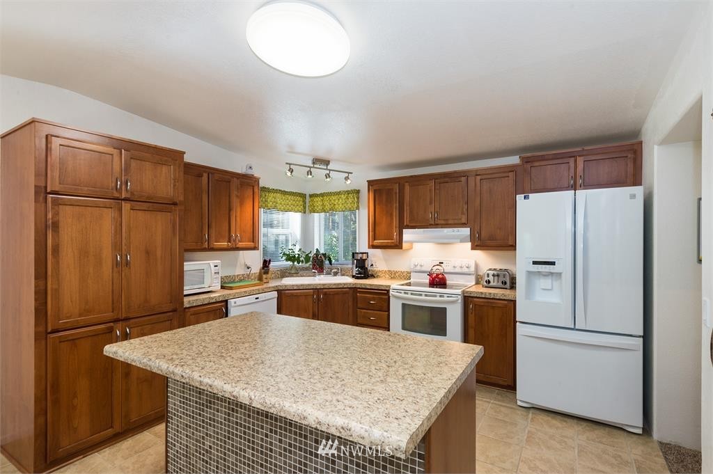 4753 Arvick Road Southeast Port Orchard, WA 98366 - Photo 6 of 24 Gallery Image 6