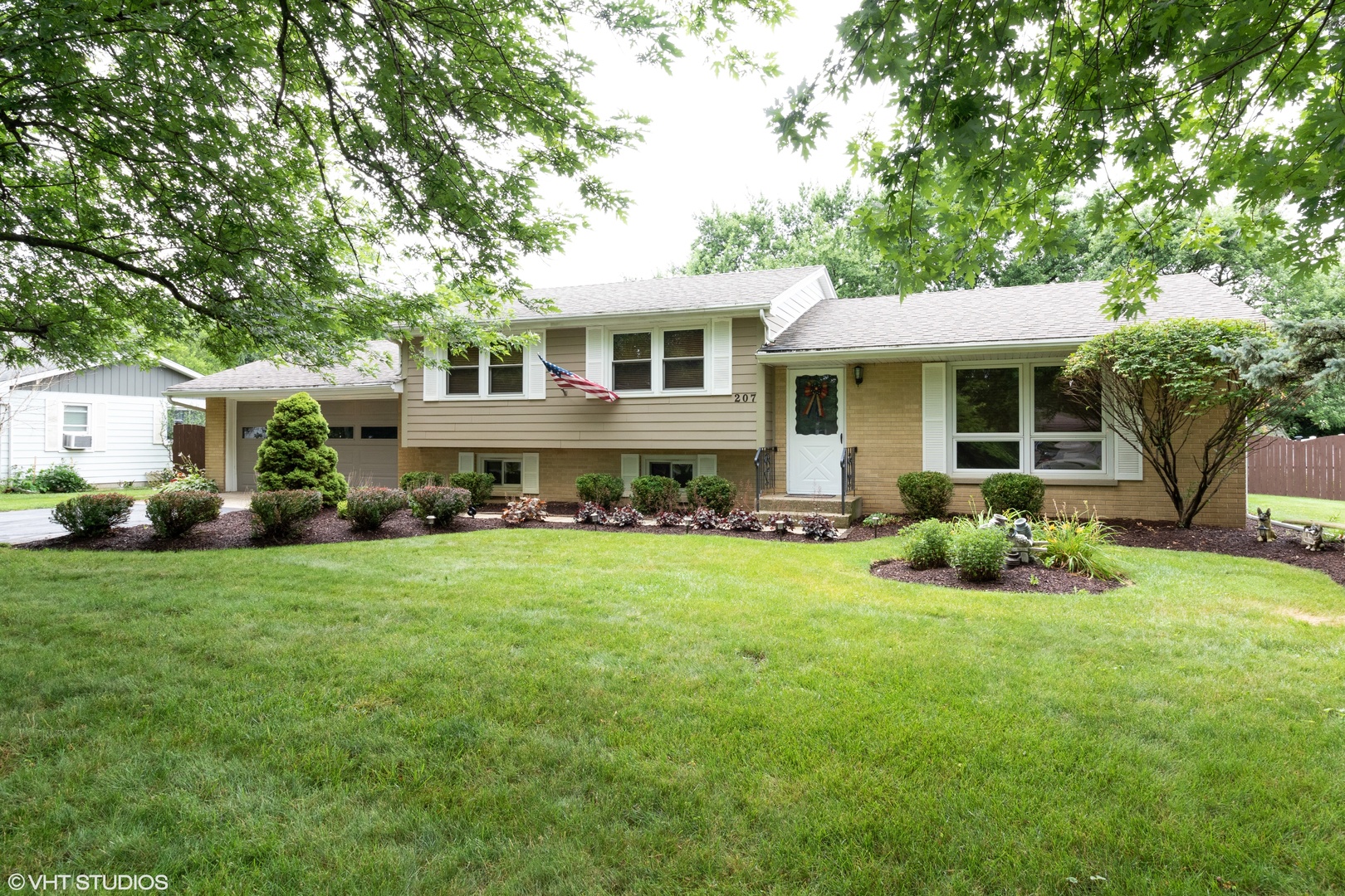 207 Roberts Road New Lenox, IL 60451 - Photo 1 of 14