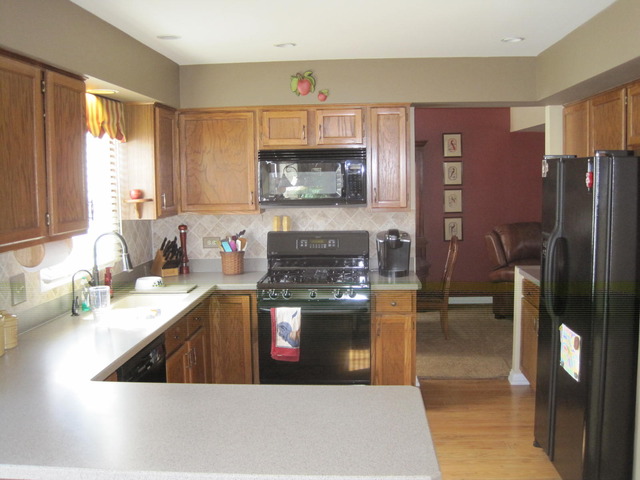 315 Old Hunt Road Fox River Grove, IL 60021 - Photo 3 of 23