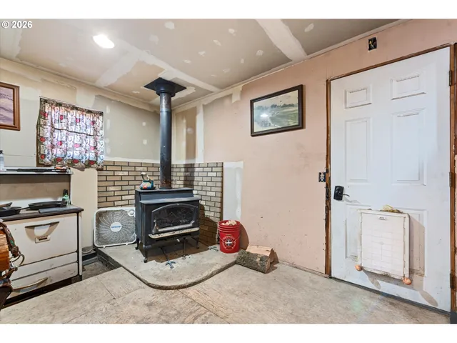 a view of a hallway with closet