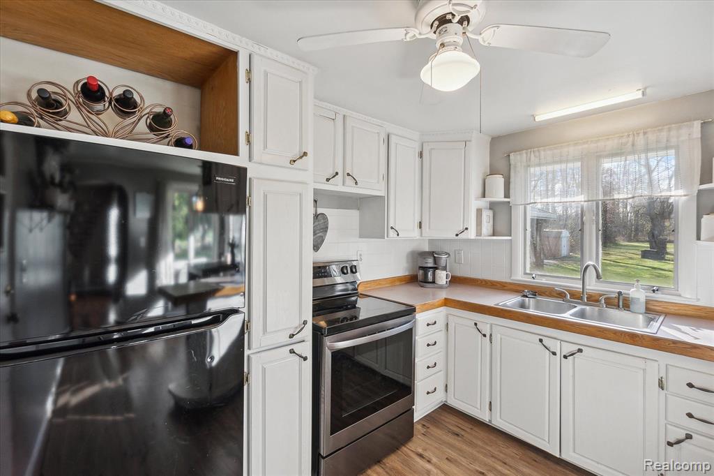 8139 Corunna Road Flint, MI 48532 - Photo 8 of 38