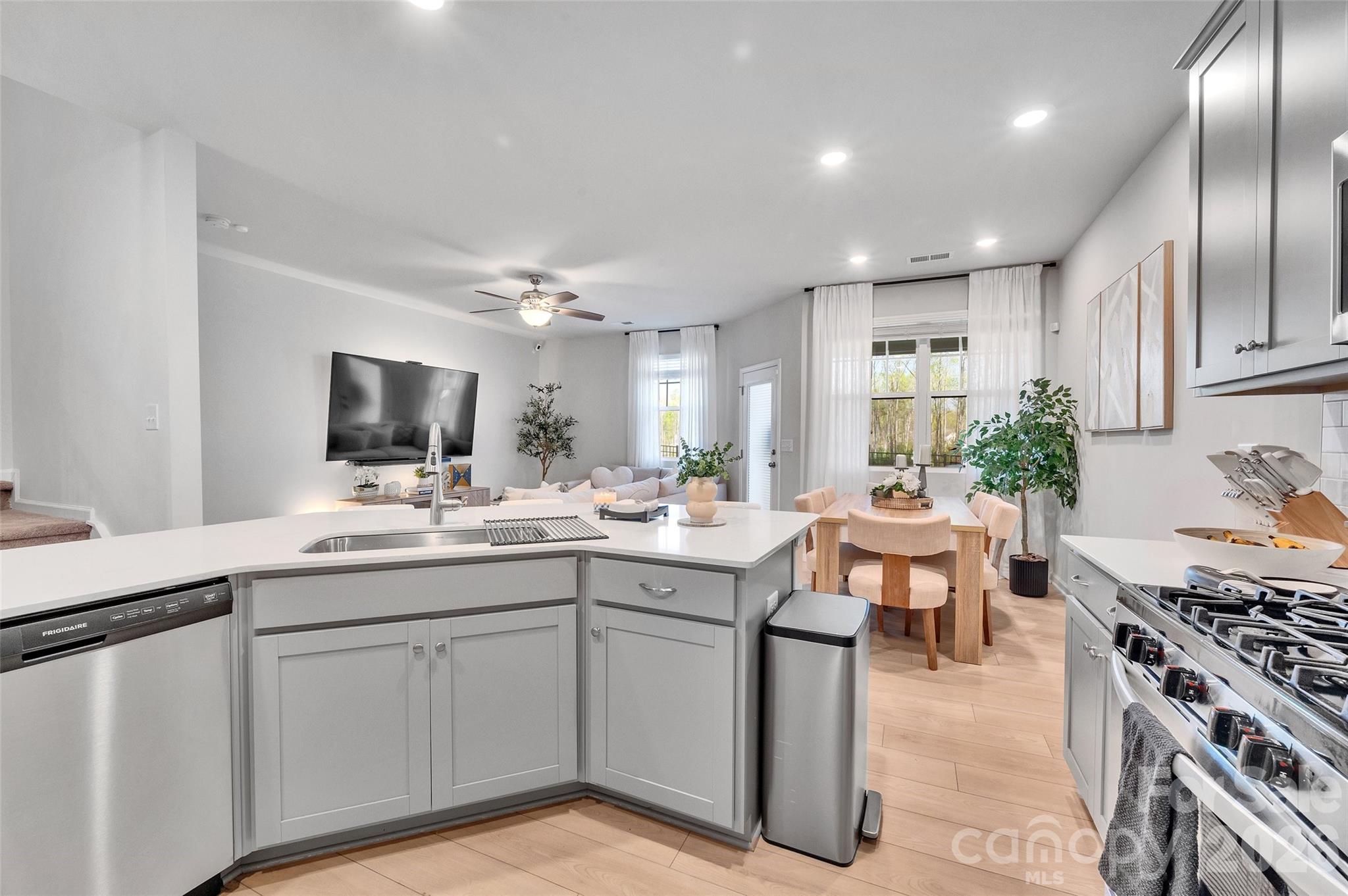 906 Pk Bnd Trail Tega Cay, SC 29708 - Photo 9 of 28