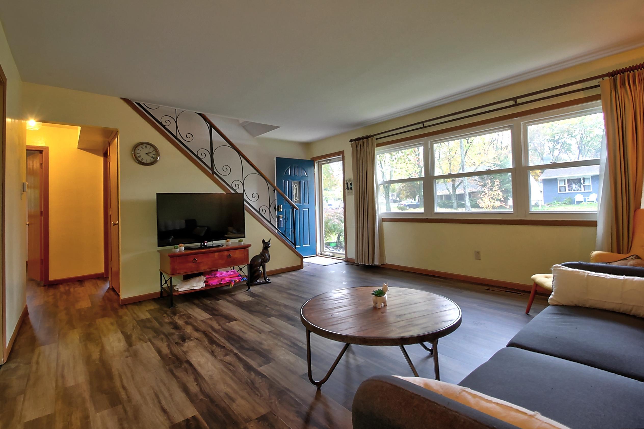 1109 Caniff Road Columbus, OH 43221 - Photo 1 of 28 Gallery Image 1